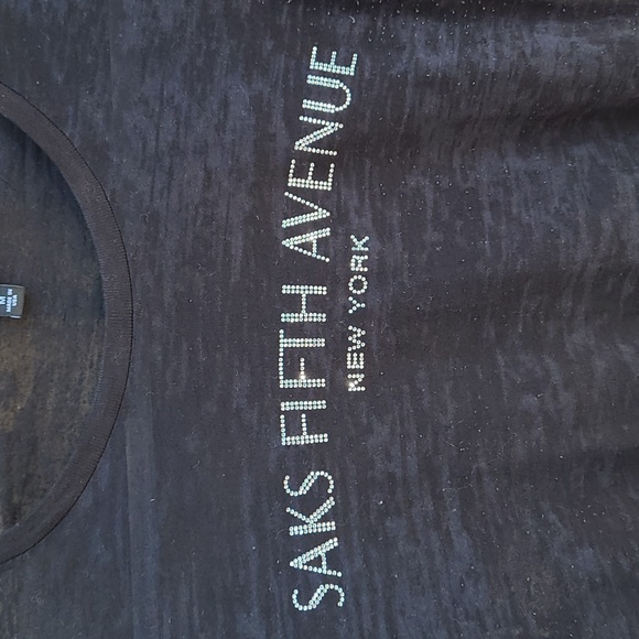 Saks Fifth Avenue T-shirt 🇺🇦 Fundraiser - Picture 4 of 5